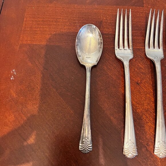 Vintage vogue Silver Plate Flatware Set With Forks Spoons & Butter Knife  20-Pie - Picture 5 of 11